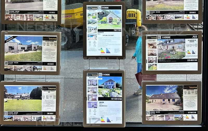 agenzia immobiliare espositore led